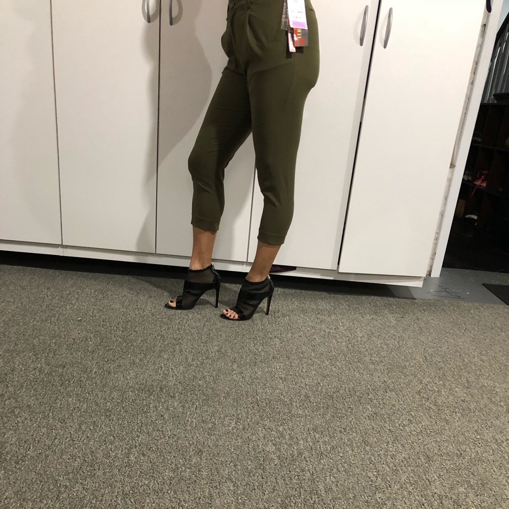 Capri Alice and Olivia